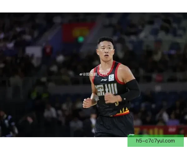 贺希宁感恩首发用行动回馈球迷 贺希宁感恩首发用行动回馈球迷